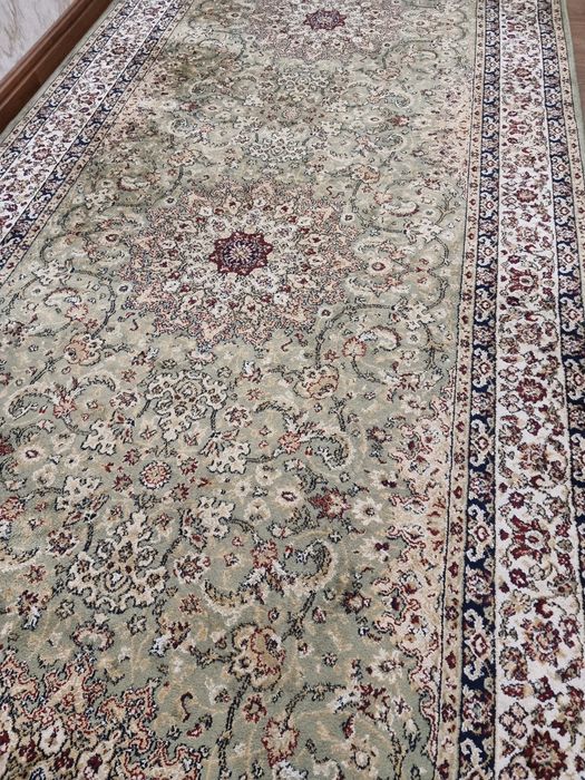 Продам ковровую  дорожку