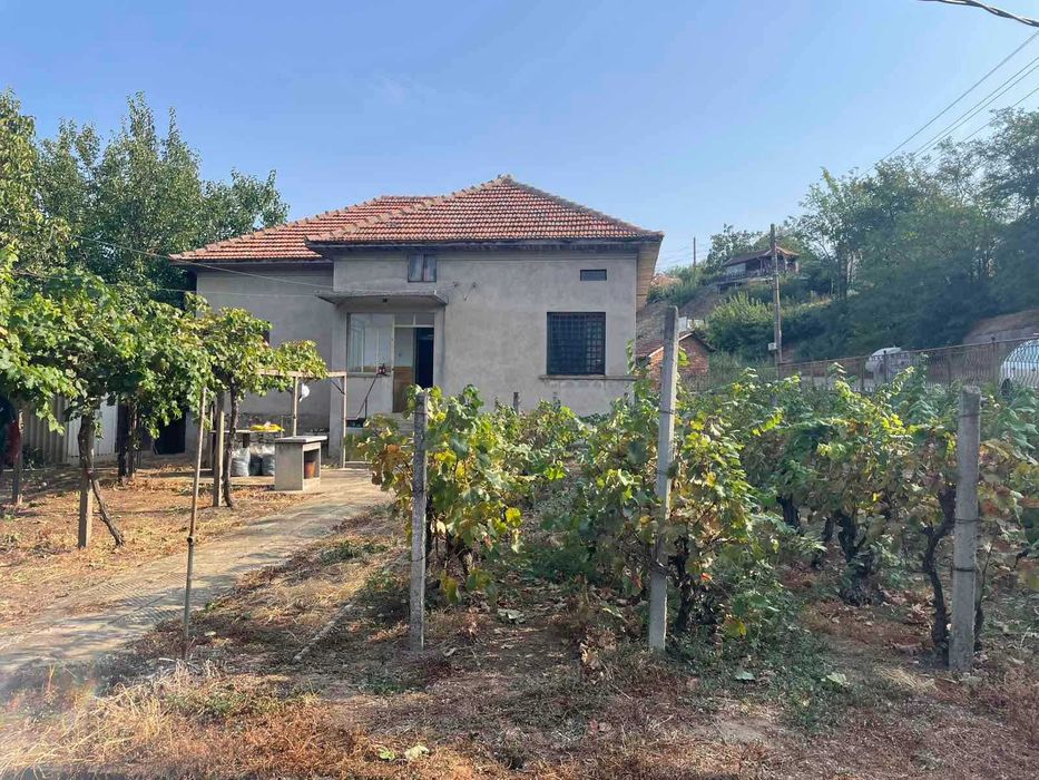 Продава се Къща в с. Сомовит, Област Плевен - 140 кв.м за 128 €/кв.м - Снимка #2