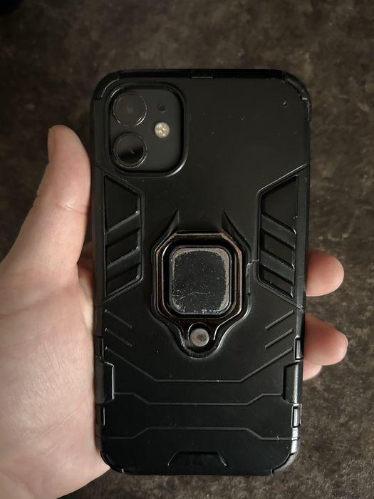 Vând iPhone 11 – 128 GB, în stare foarte bună de funcționare.