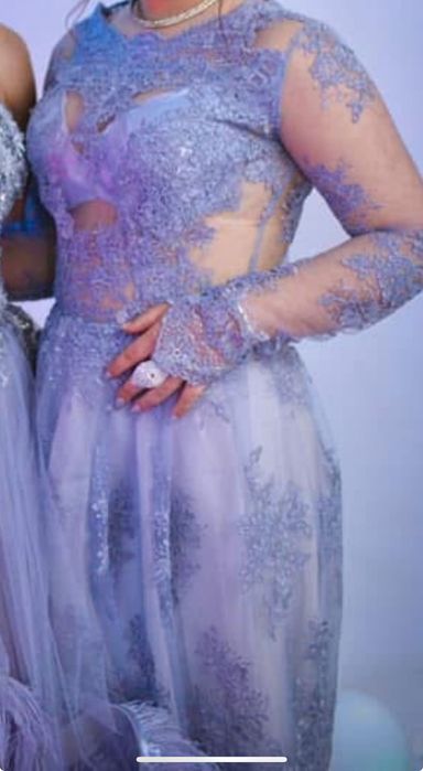 Бутикова рокля с дантела