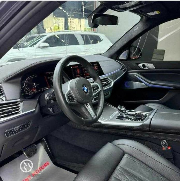 BMW X7 M50i 2019 4.4l Full Pozitsiya Srochna sotiladi!