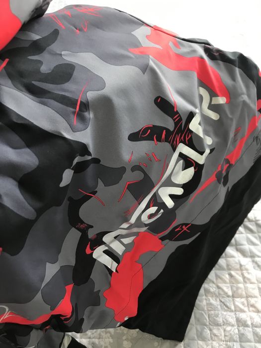 Продам осеннюю куртку на мальчика