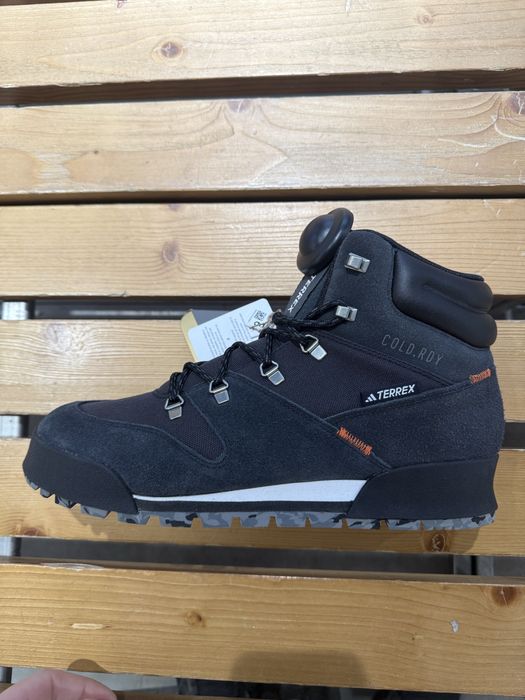 Продам Adidas Terrex Snowpitch C.RDY