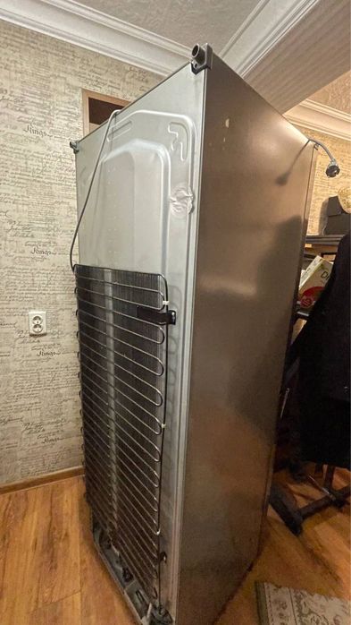 Продам Холодильник LG