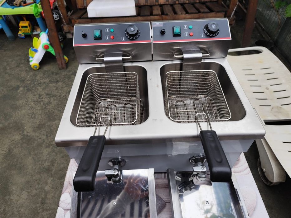 Friteuza  electrica cu doua cuve 12 litri/cuva