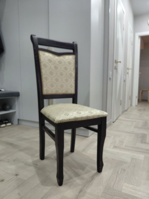 Продаю стуля (всего 6 шт).