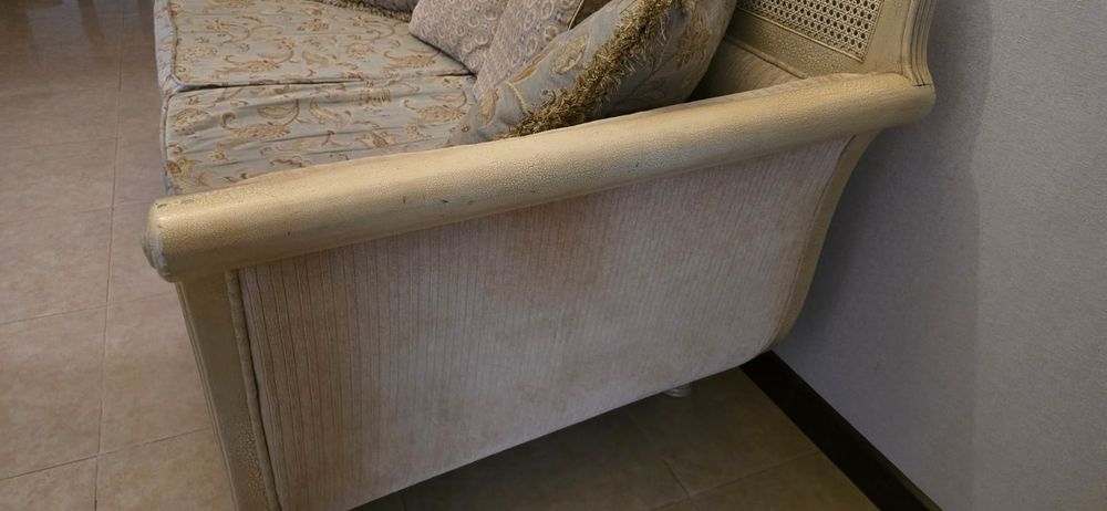 Диван, софа-шезлонг.