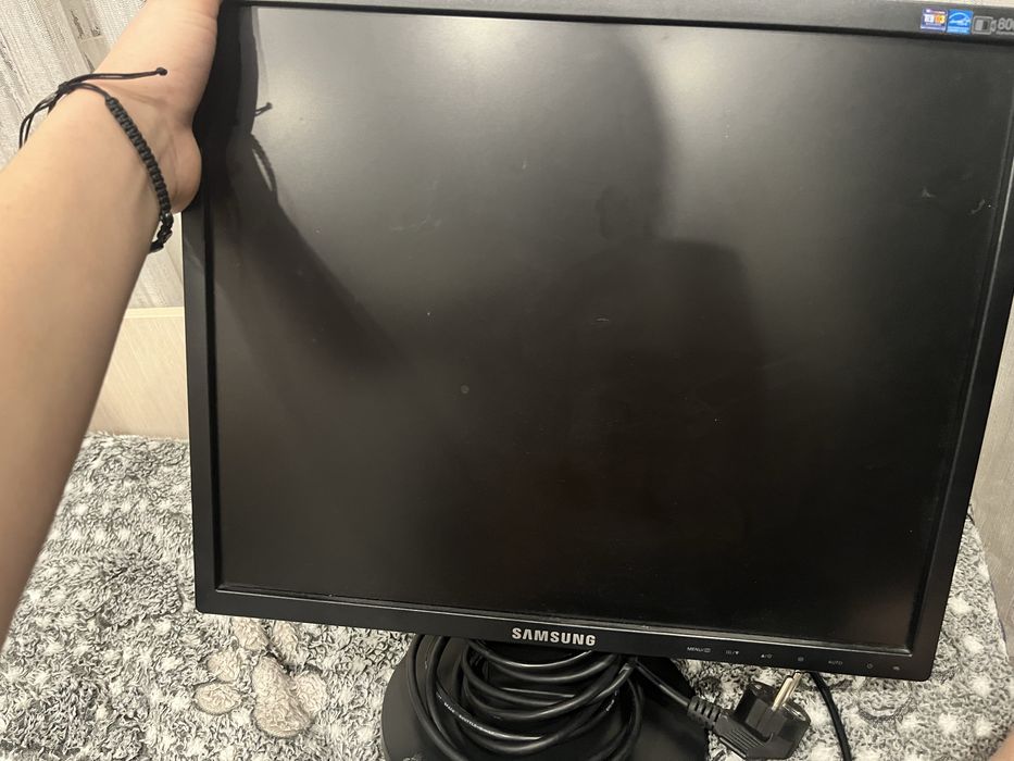 Монитор SyncMaster 943N