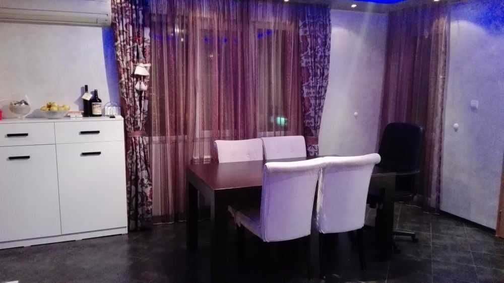 Тристаен апартамент в Каменица2