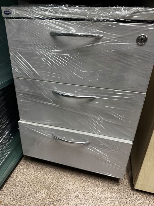 Срочно Оффисные тумбы на продажу