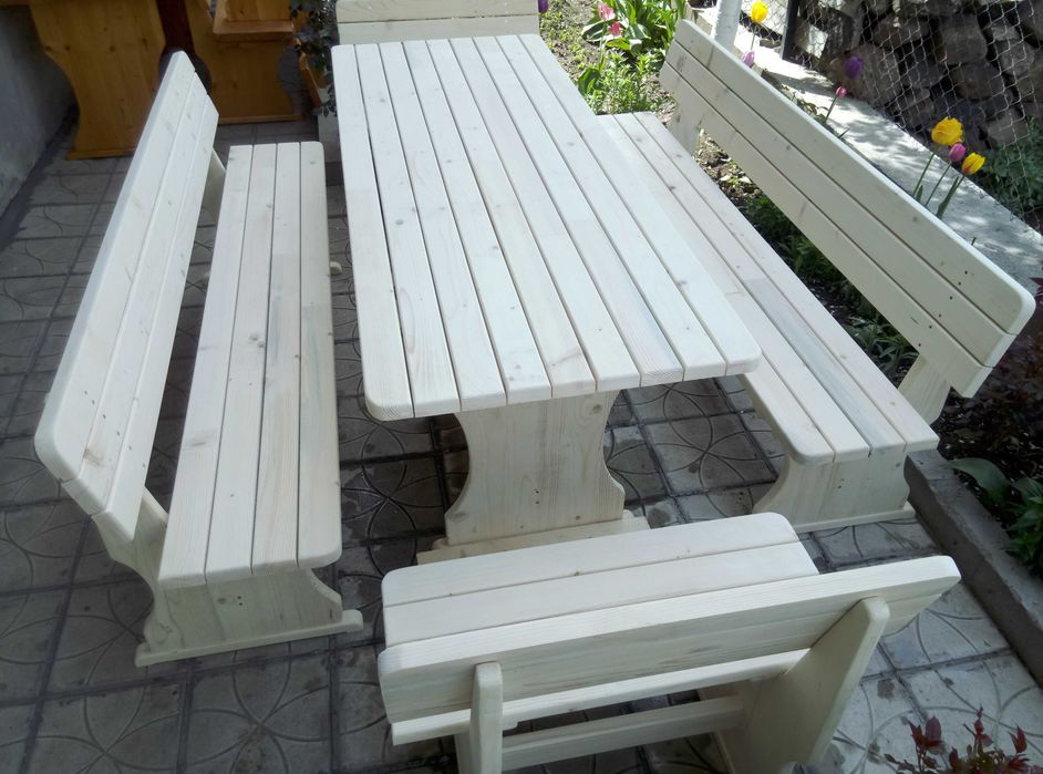 Баварски маси и пейки