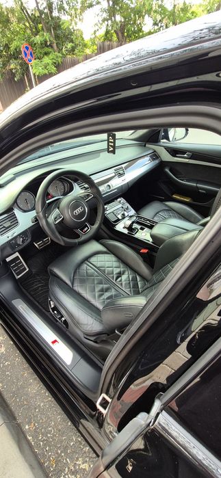 Audi S8 Plus Carbon Ceramic Alcantara