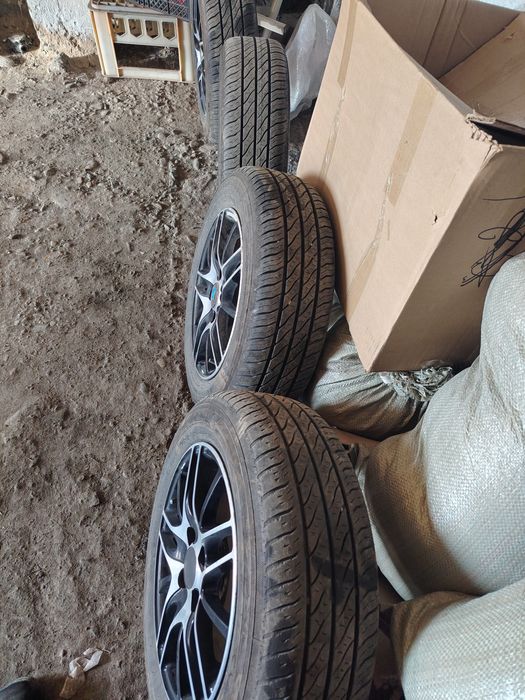 Продам диски с шинами