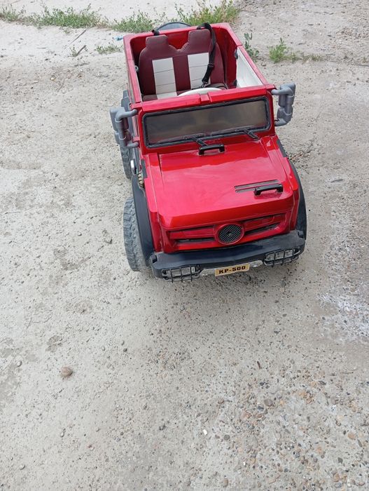 Detskiy moshina sotiladi