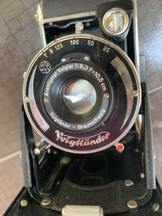 Aparat foto Voigtlander Bessa cu trepied