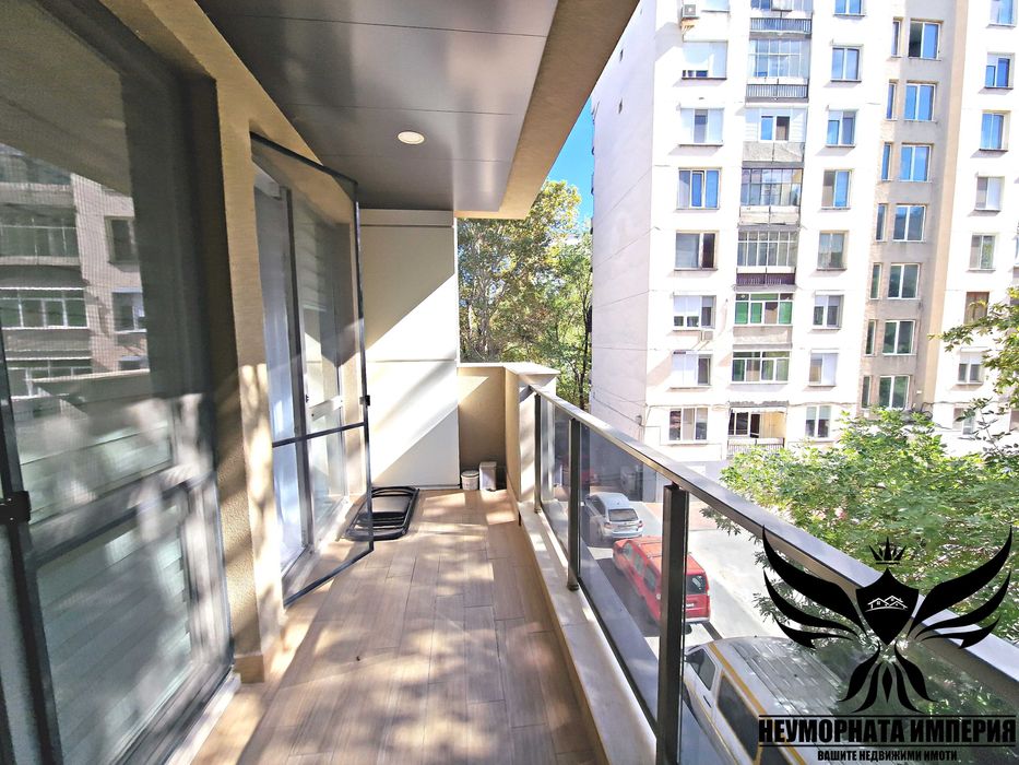 Под наем прекрасен тристаен 89кв. 3ет. в гр.Пловдив, Център