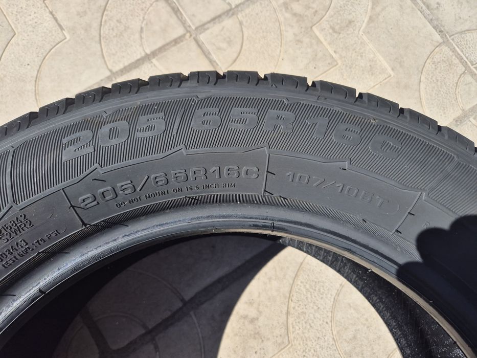 1бр. Лятна бусова гума 215/65/16C Goodyear
