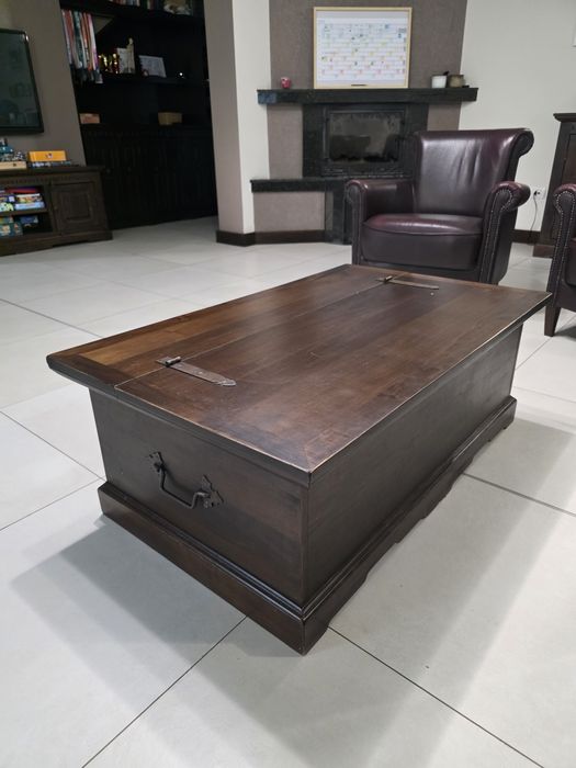 Cufar, masa living lemn masiv