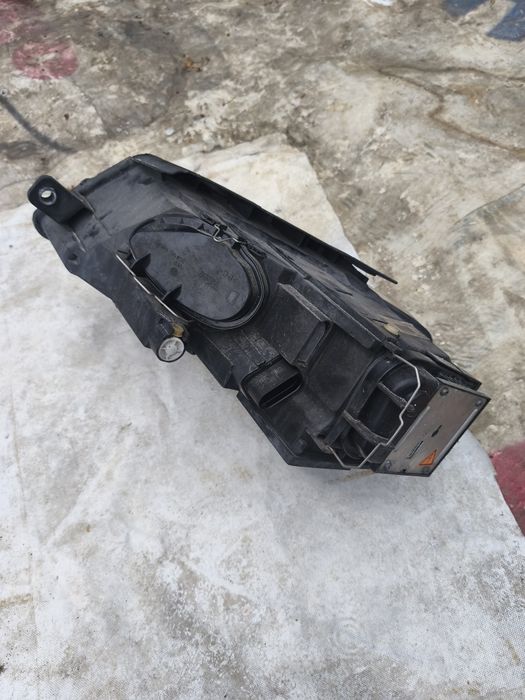 Far bixenon dreapta față Volkswagen Passat B6 2005-2010 3C0941752G