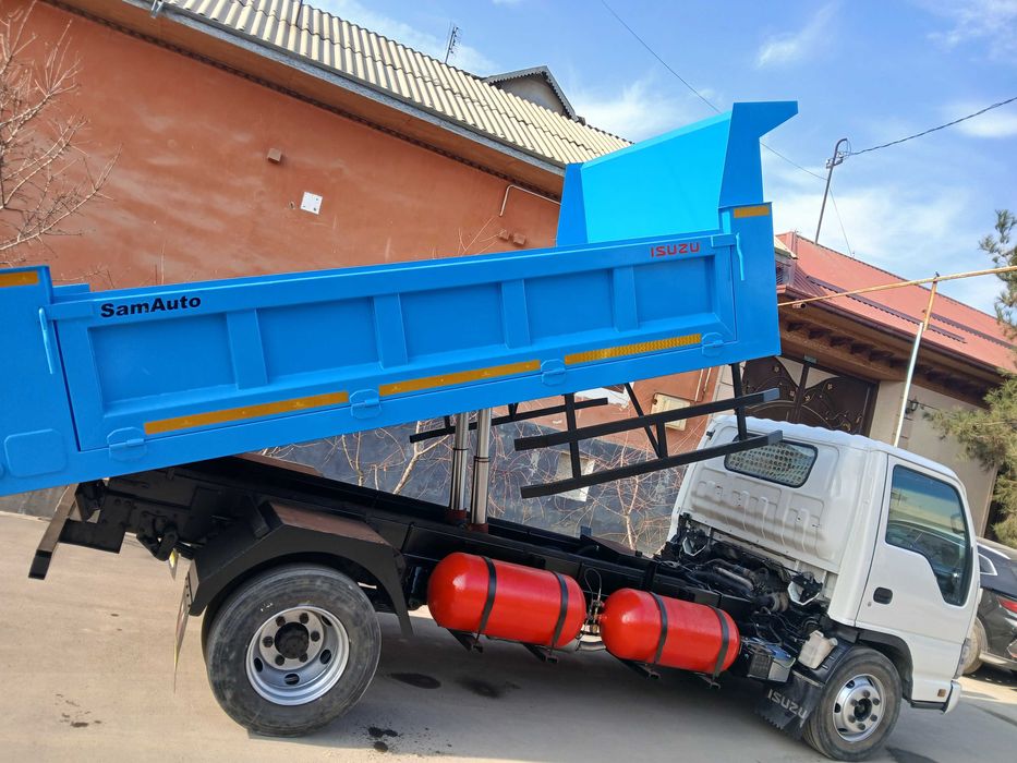 Isuzi sotiladi 2011 yili zavodskoy avtobusmas