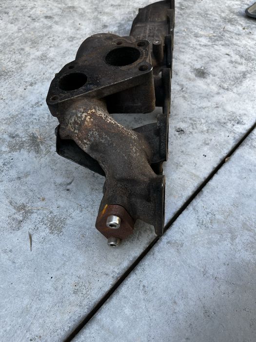 Изпускателен колектор бмв 286кс 335д 535д