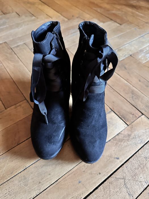 Botine cu toc pana la glezna