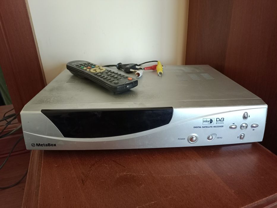 Продаётся Параболическая антенна с тюнером комплект