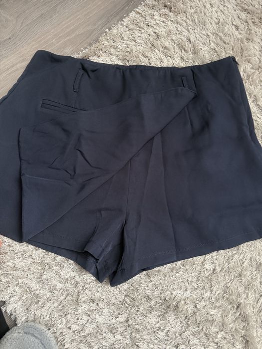 Дамски пола-панталони