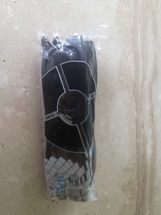 Продавам чисто нов комплект 2бр. оригинални 3D Очила VOLFONI