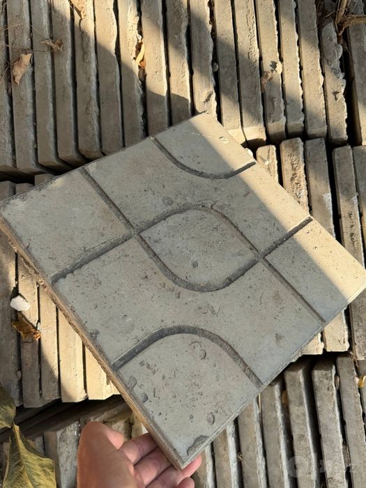 Beton plitkalar sotiladi