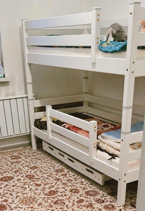 Продается детская двухъярусная кровать