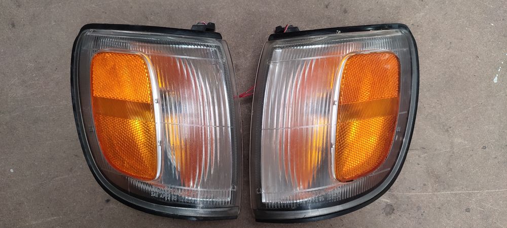 Поворотник Toyota Surf 185