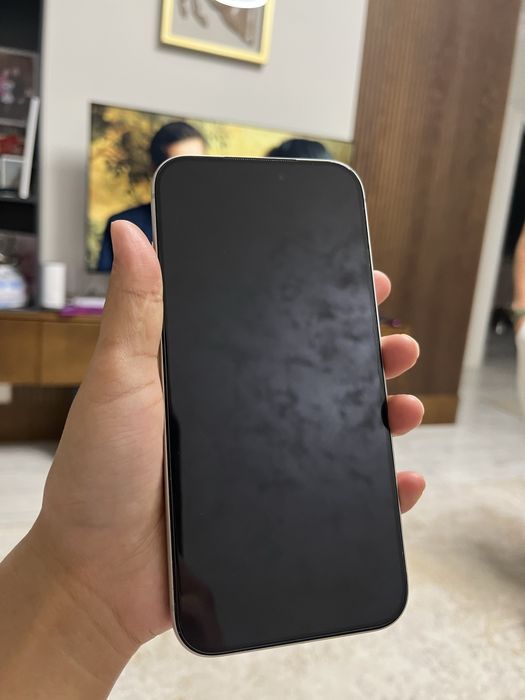 Продам iphone 17 pro max white