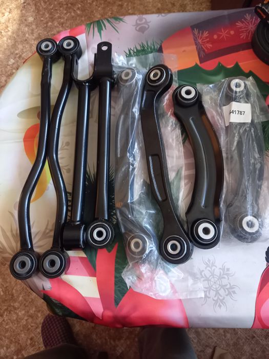 Задние рычаги подвески комплект