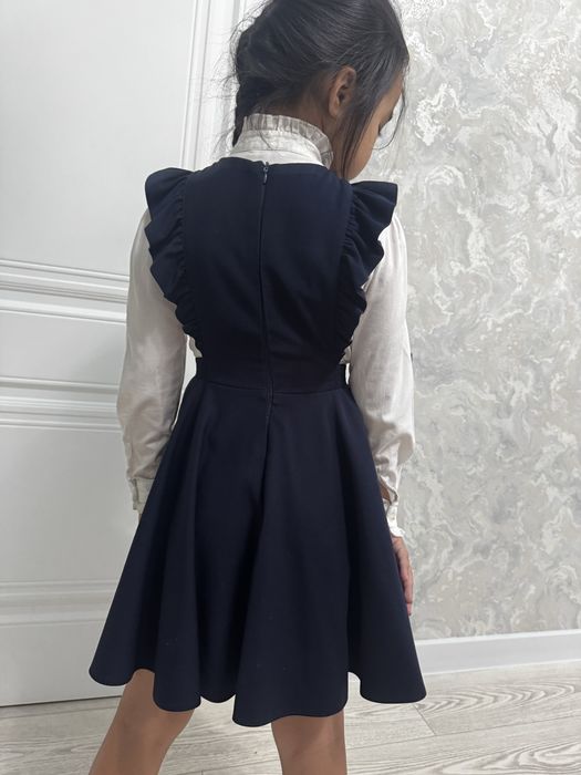 Продам школьную форму на девочку 5-7 лет