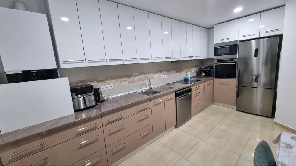 De Vânzare: Casă 208 mp | Teren 660 mp (Dublu Față de Zonă) | Câmpia Turzii