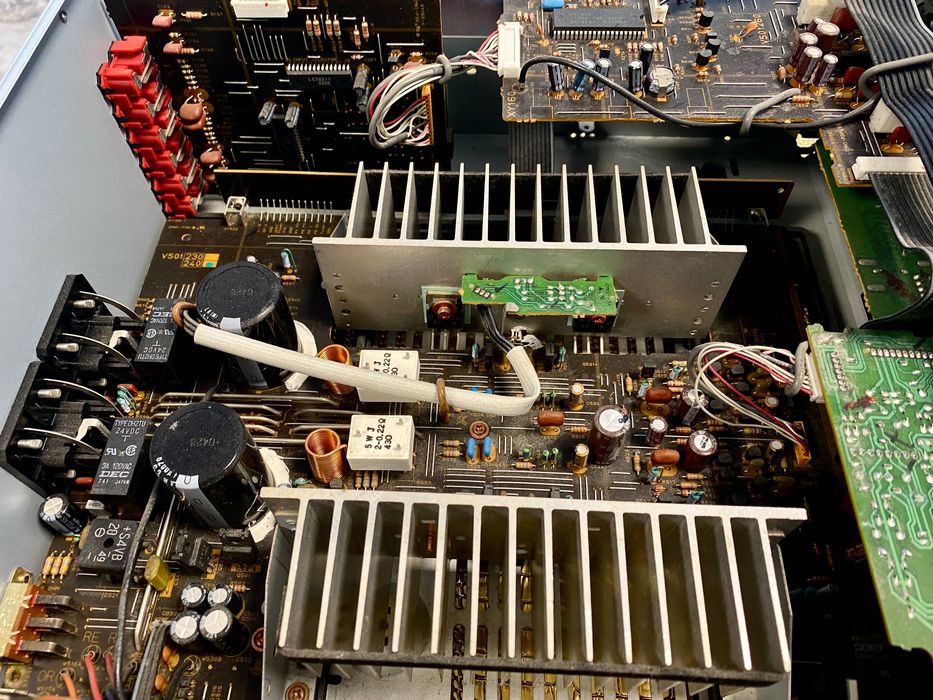 Мощен усилвател 2х185 вата Yamaha