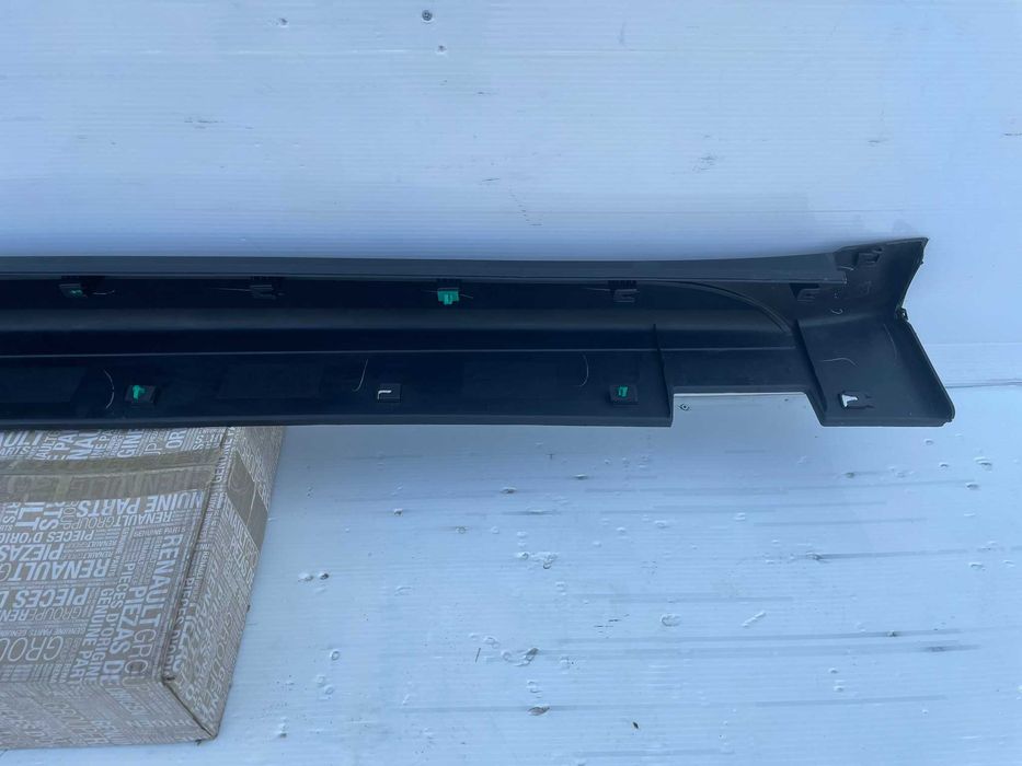 Ornament prag stanga nou original Hyundai Tucson 2016+