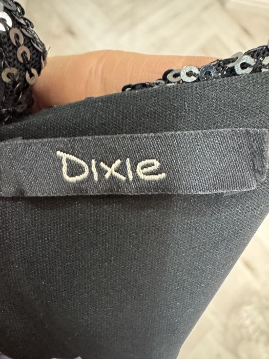 Вечернее платье в паетку.