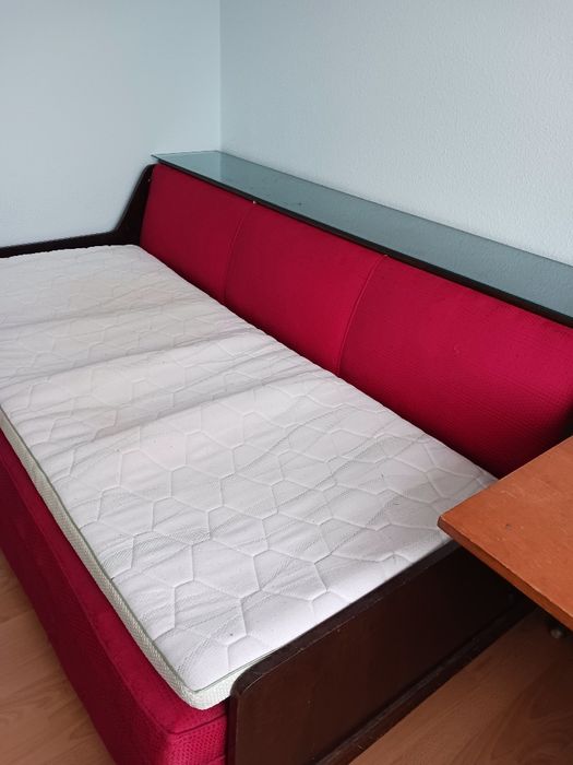Donez pat vechi si sifonier