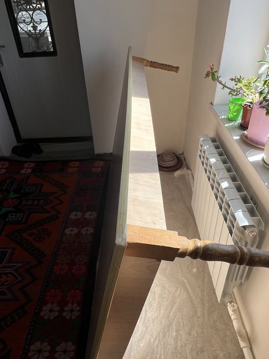 Стол для гостинной