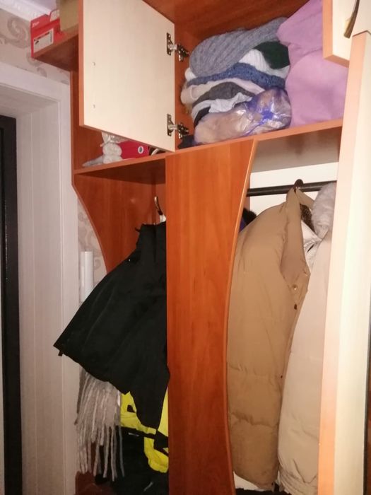 Шкаф в прихожую комнату