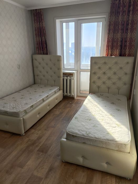 Две кровати с матрасом