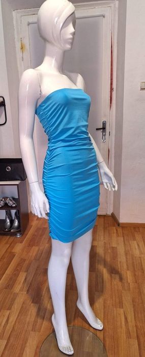 Vând haine noi cu eticheta