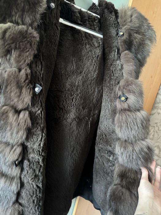 Продам парку женскую размер 44