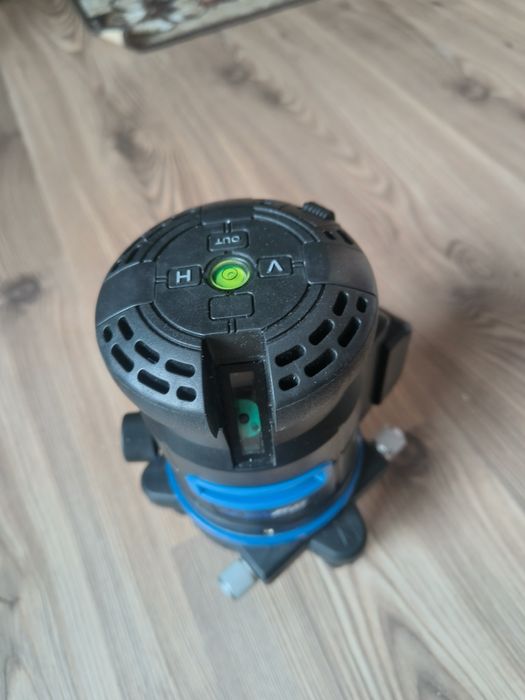 Лазерен нивелир.