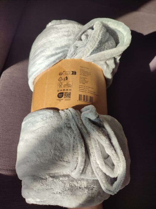 Два броя пухкави одеяла