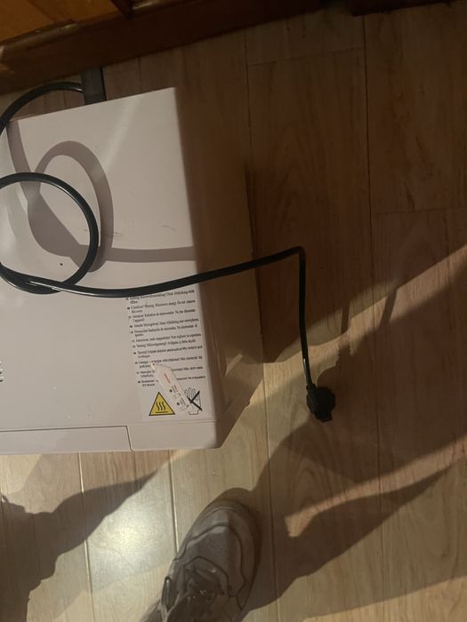 cuptor cu microunde 700w  candy cmw 2070dw foarte putin folosit