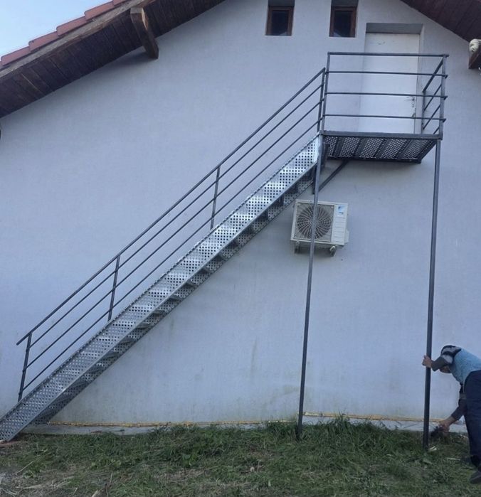 Scări zincate 85x27