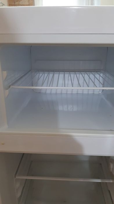 Vând Frigider Whirpool